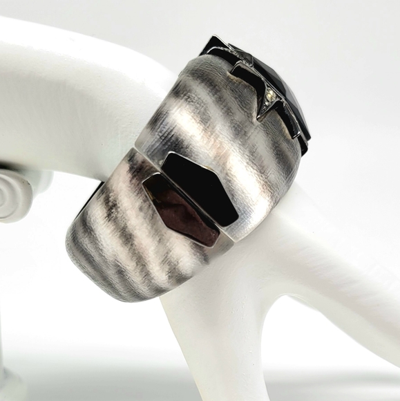Alexis Bittar GENUINE FACETED ONYX + Swarovski Crystal Zebra Print Bangle - Picture 9 of 14